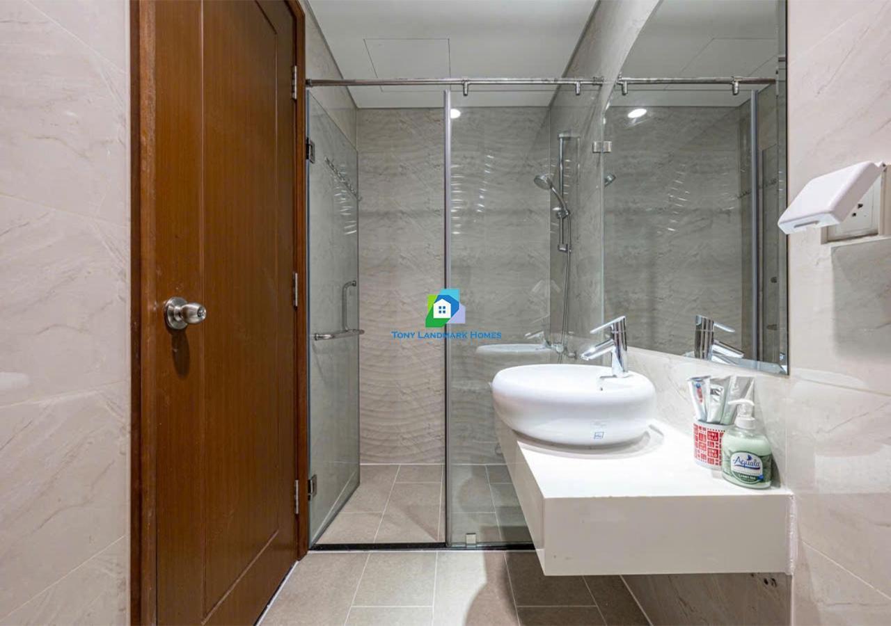 Modern Elegance In Park *