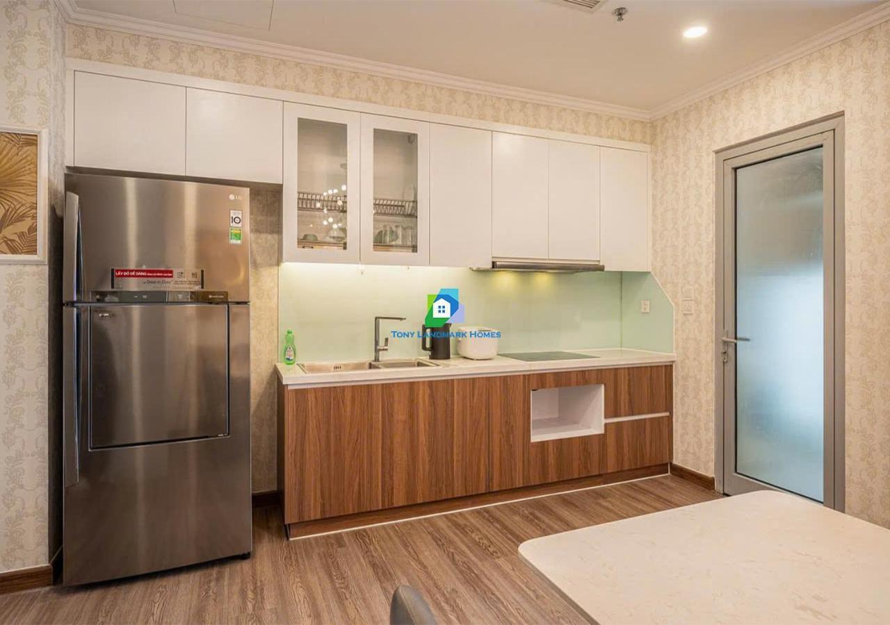Modern Elegance In Park *
